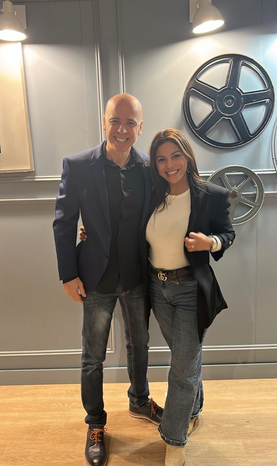 Nathaly Jirón junto a su mentor Toni Ponds